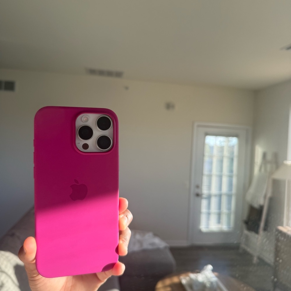 Apple iPhone 16 Pro Max Case (Fushia)